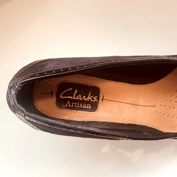 CLARKS Black Leather Sz 9M Slip on Block heels Trim Accent Comfy Career Pumps - Picture 7 of 9